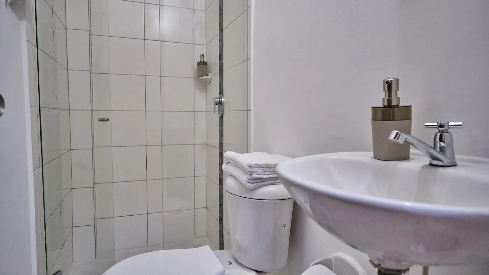Apartamentos En Laureles 메딜린 0*,