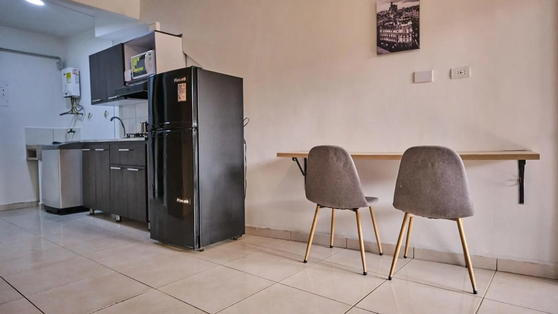 Apartamentos En Laureles Medellin 0*,